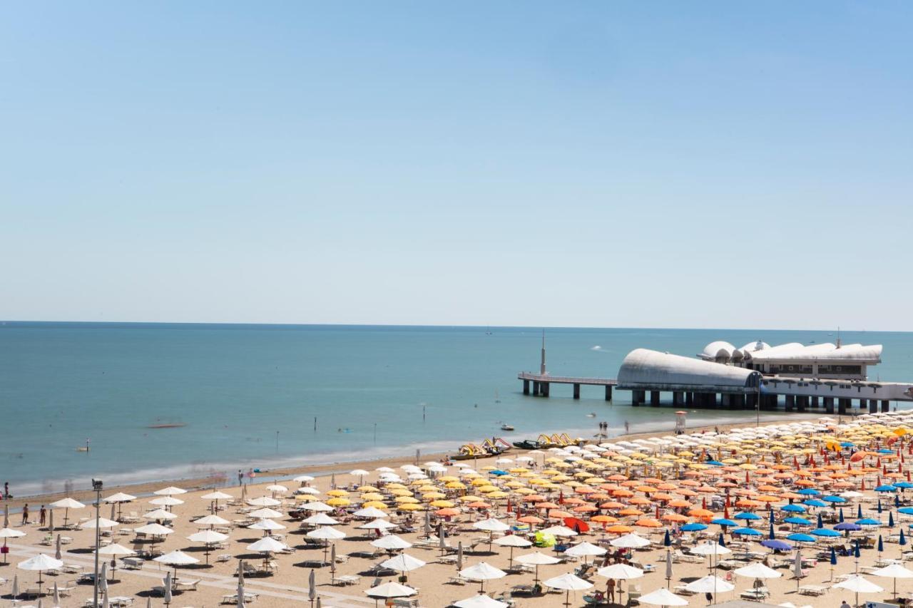 Hotel Pelikan Линьяно-Саббьядоро Экстерьер фото