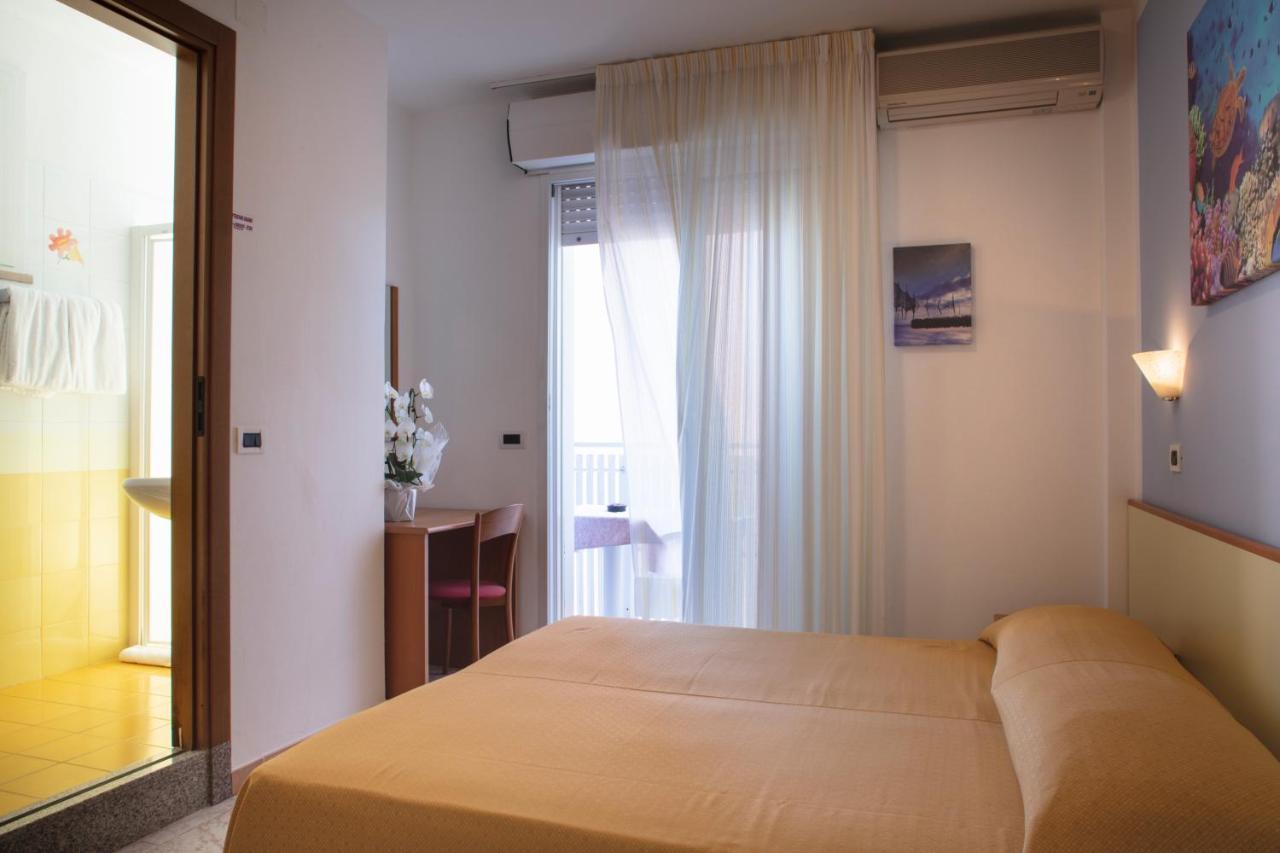 Hotel Pelikan Линьяно-Саббьядоро Экстерьер фото