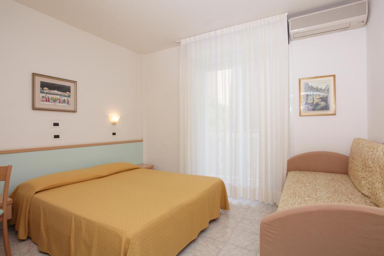 Hotel Pelikan Линьяно-Саббьядоро Экстерьер фото