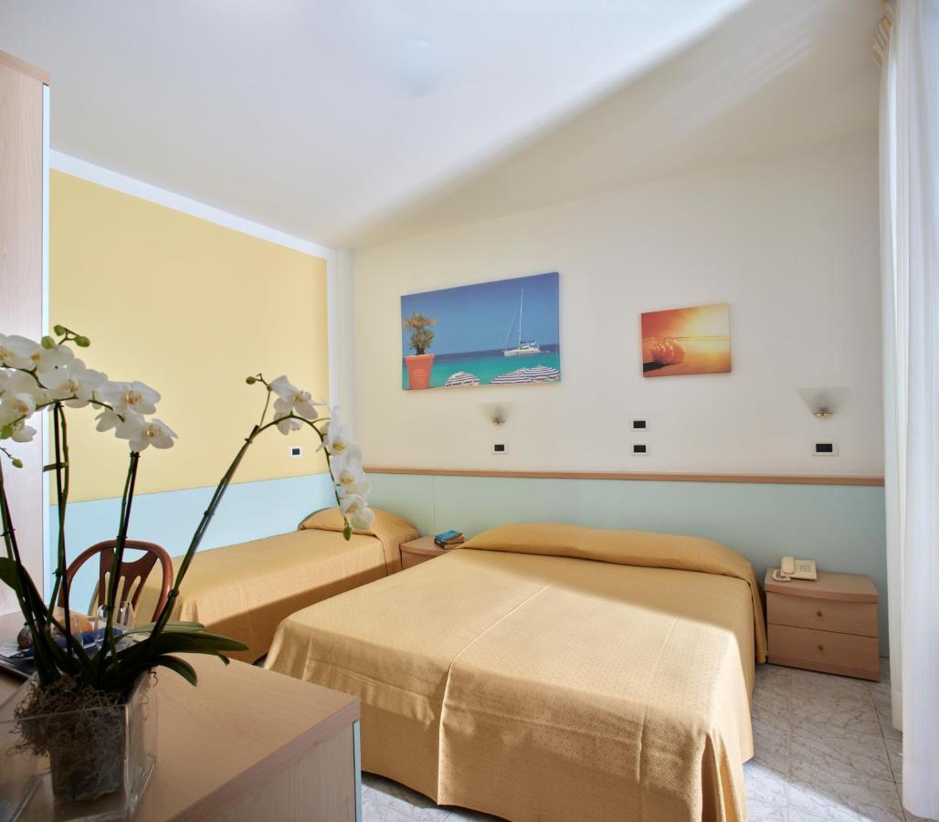 Hotel Pelikan Линьяно-Саббьядоро Экстерьер фото