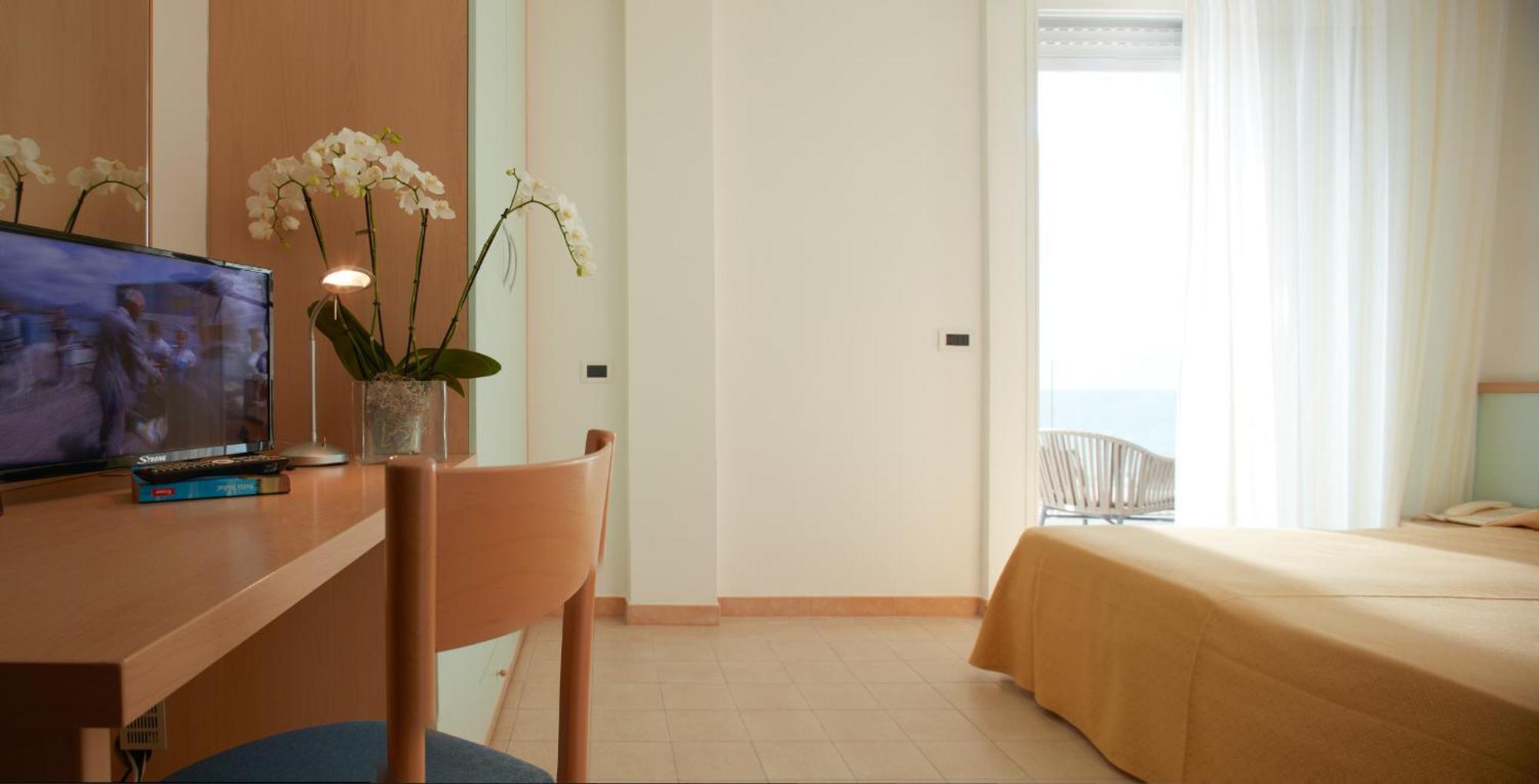 Hotel Pelikan Линьяно-Саббьядоро Экстерьер фото