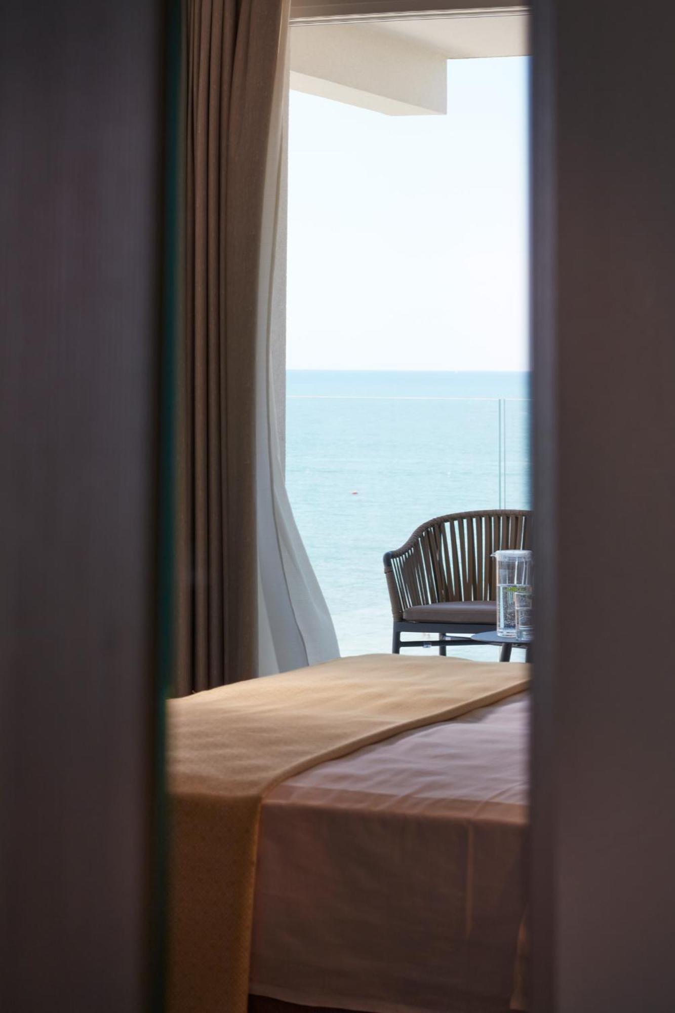 Hotel Pelikan Линьяно-Саббьядоро Экстерьер фото
