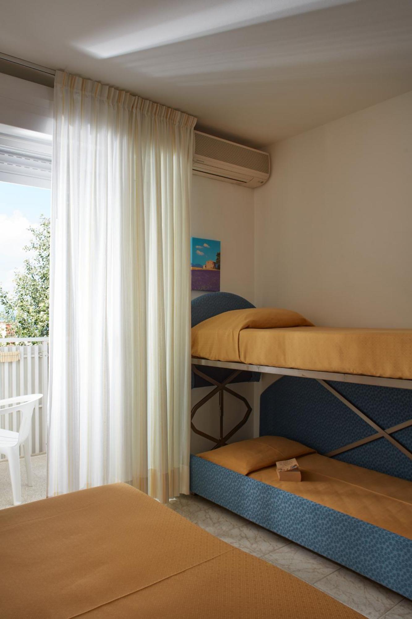 Hotel Pelikan Линьяно-Саббьядоро Экстерьер фото